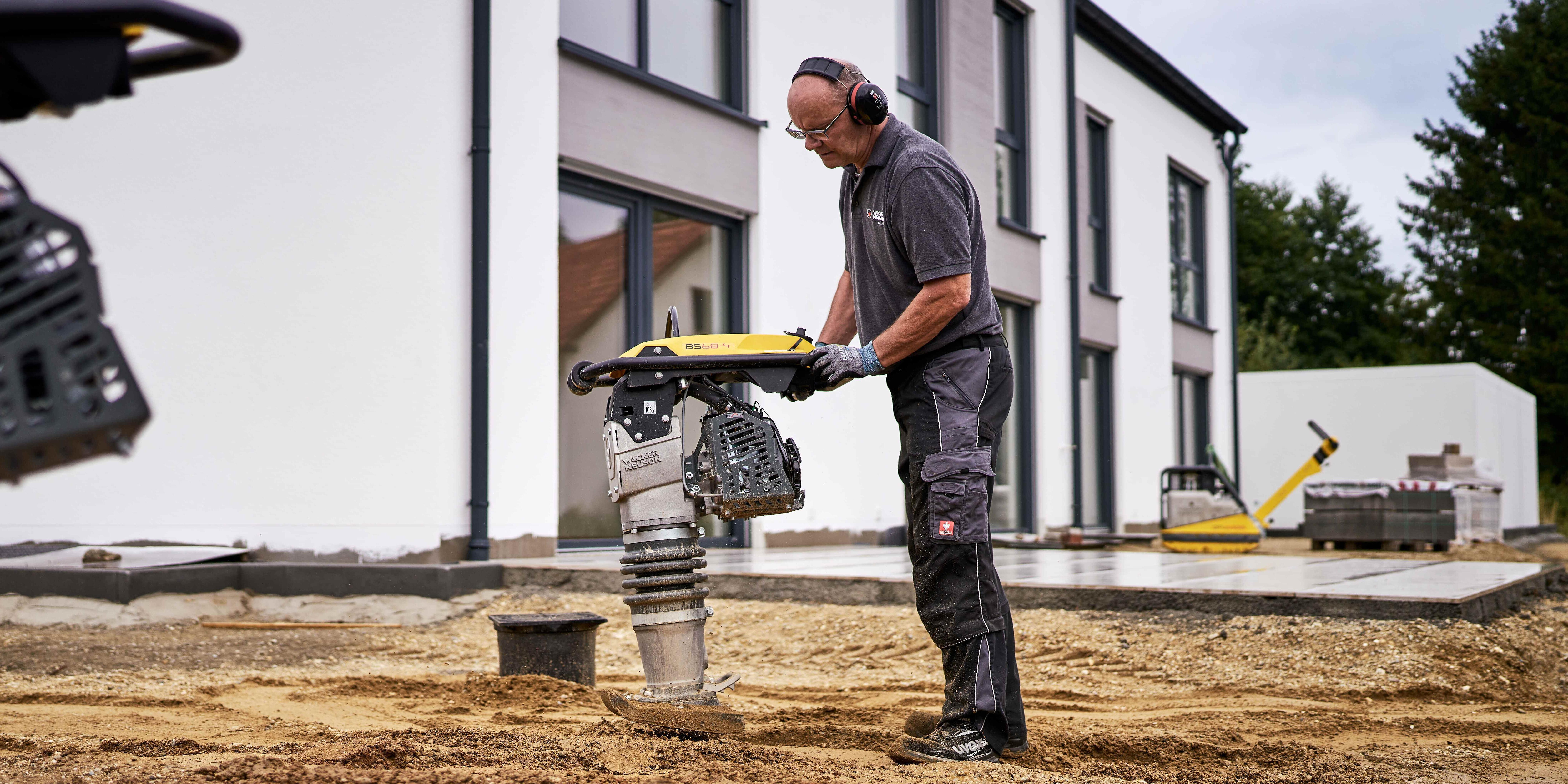 vibratory rammer BS62 in action on construction site