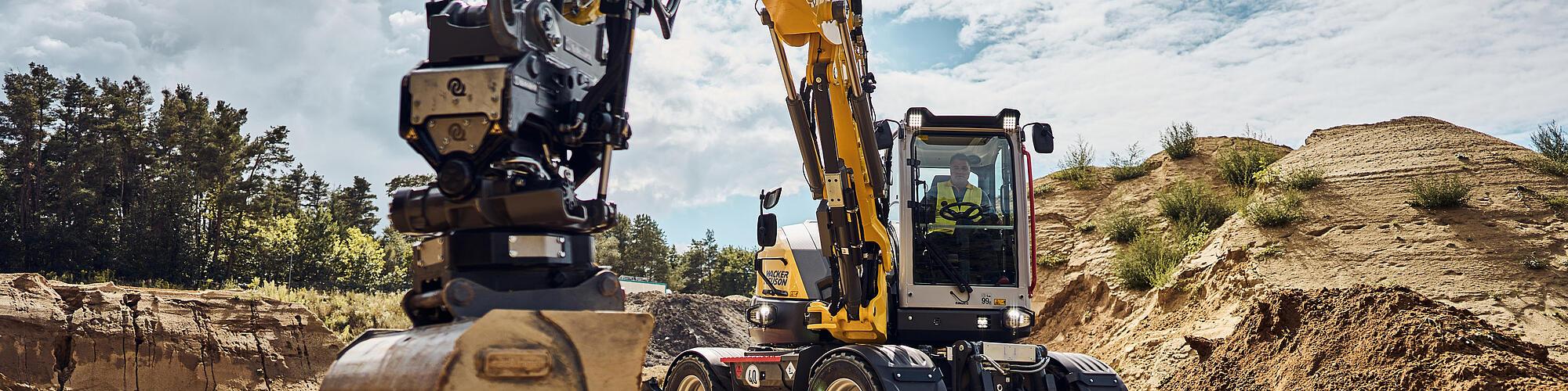 excavator ew100 in action